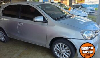 TOYOTA ETIOS 1.5 lleno