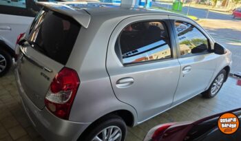 TOYOTA ETIOS 1.5 lleno